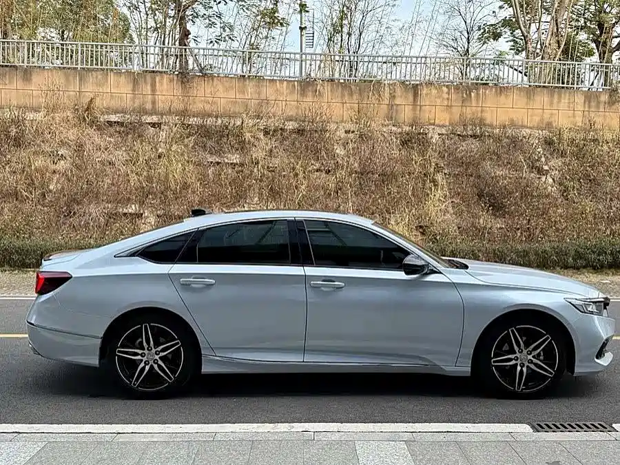Honda Accord — миниатюра 10
