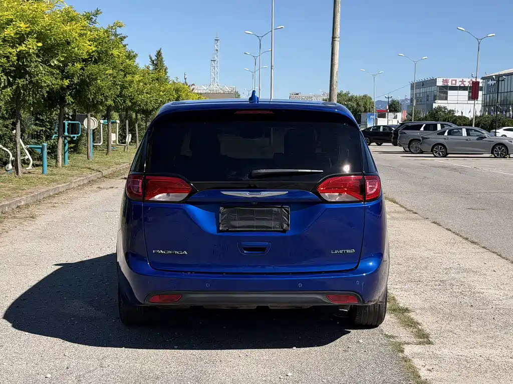 Chrysler Grand Voyager (Import) — миниатюра 5