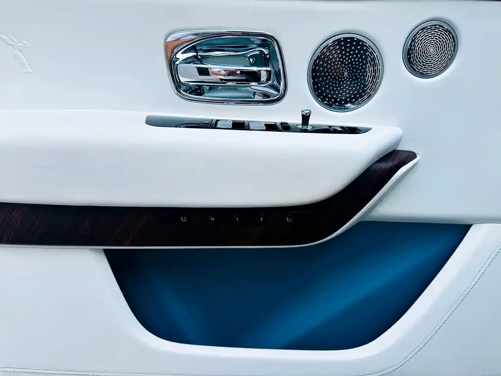 Rolls-Royce Cullinan — миниатюра 11