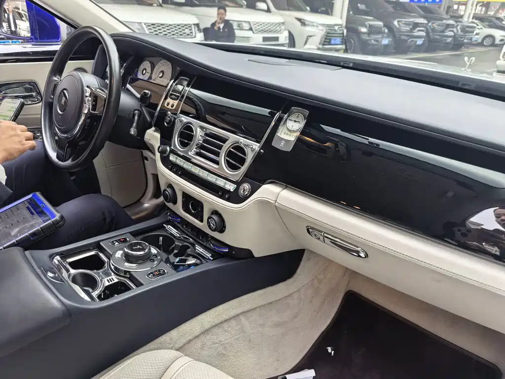 Rolls-Royce Ghost — миниатюра 9