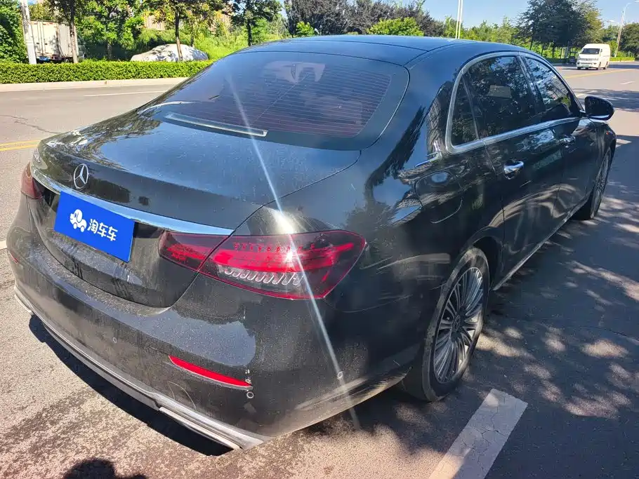 Mercedes-Benz E-Class — миниатюра 3