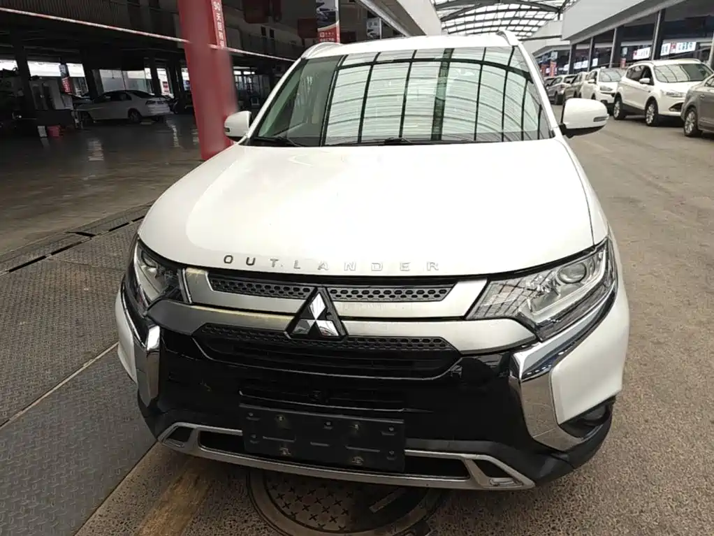 Mitsubishi Outlander — миниатюра 3