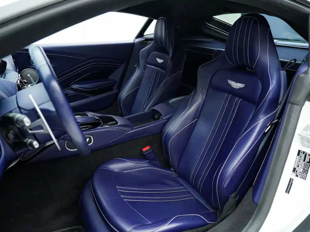 Aston Martin V8 Vantage — миниатюра 12