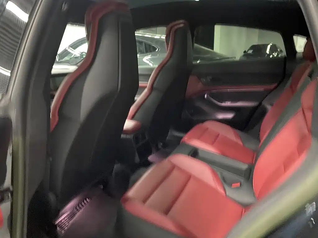 Porsche Taycan — миниатюра 10