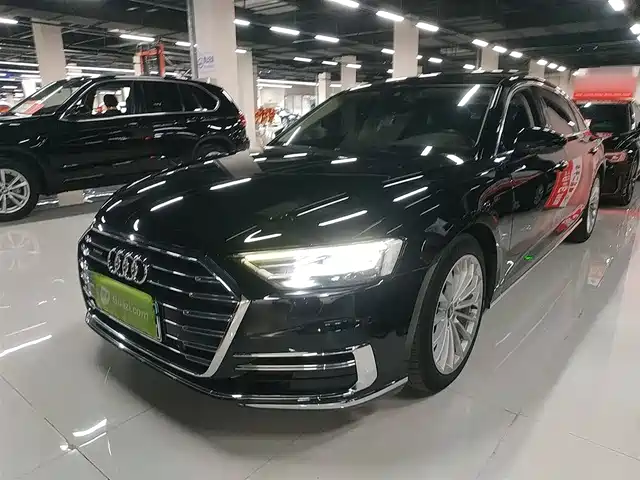 AUDI  A8