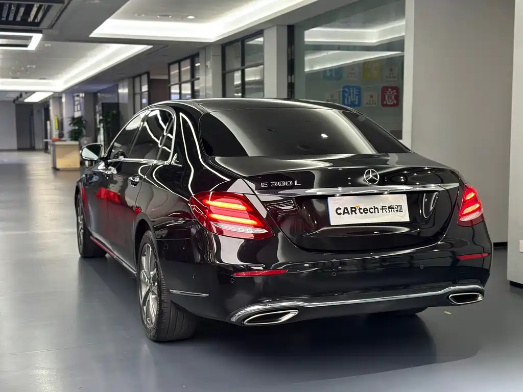 Mercedes-Benz E-Class — миниатюра 4