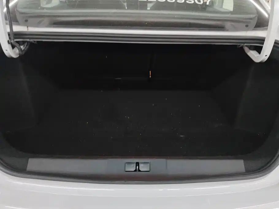 Peugeot 408 — миниатюра 4
