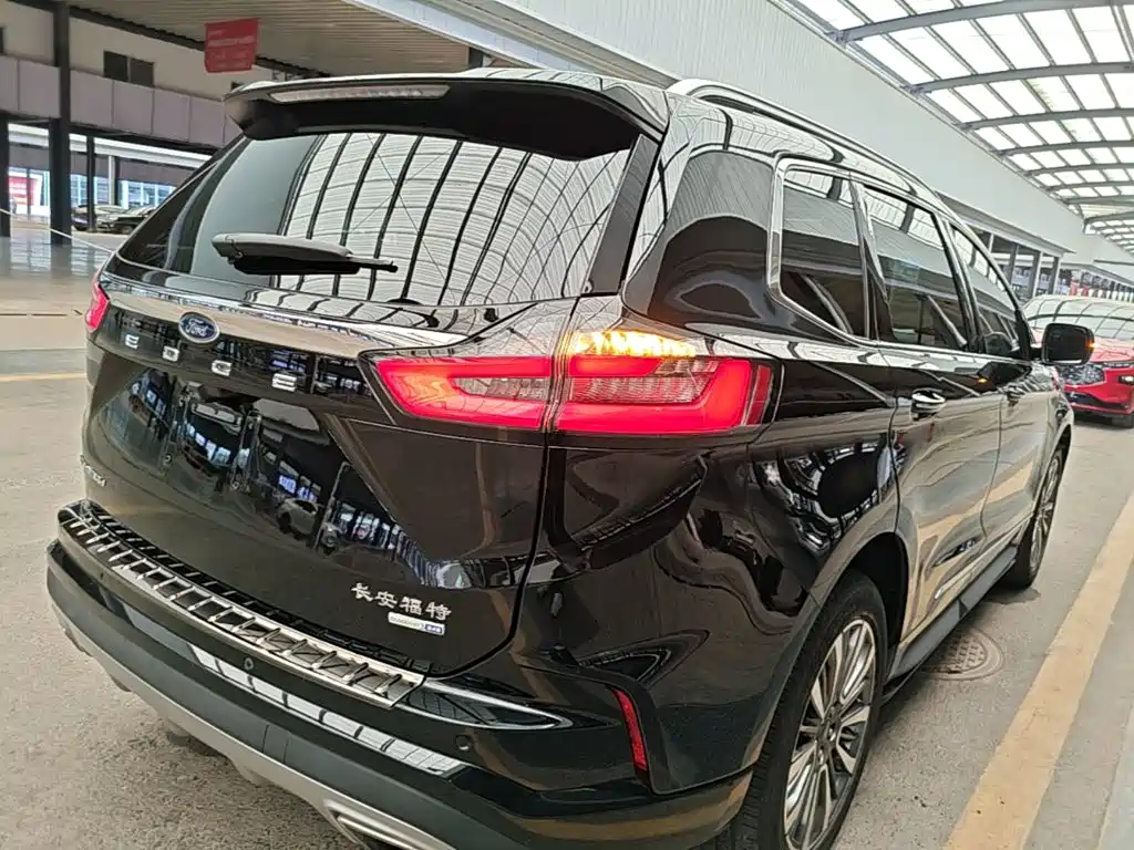 Ford Edge — миниатюра 8