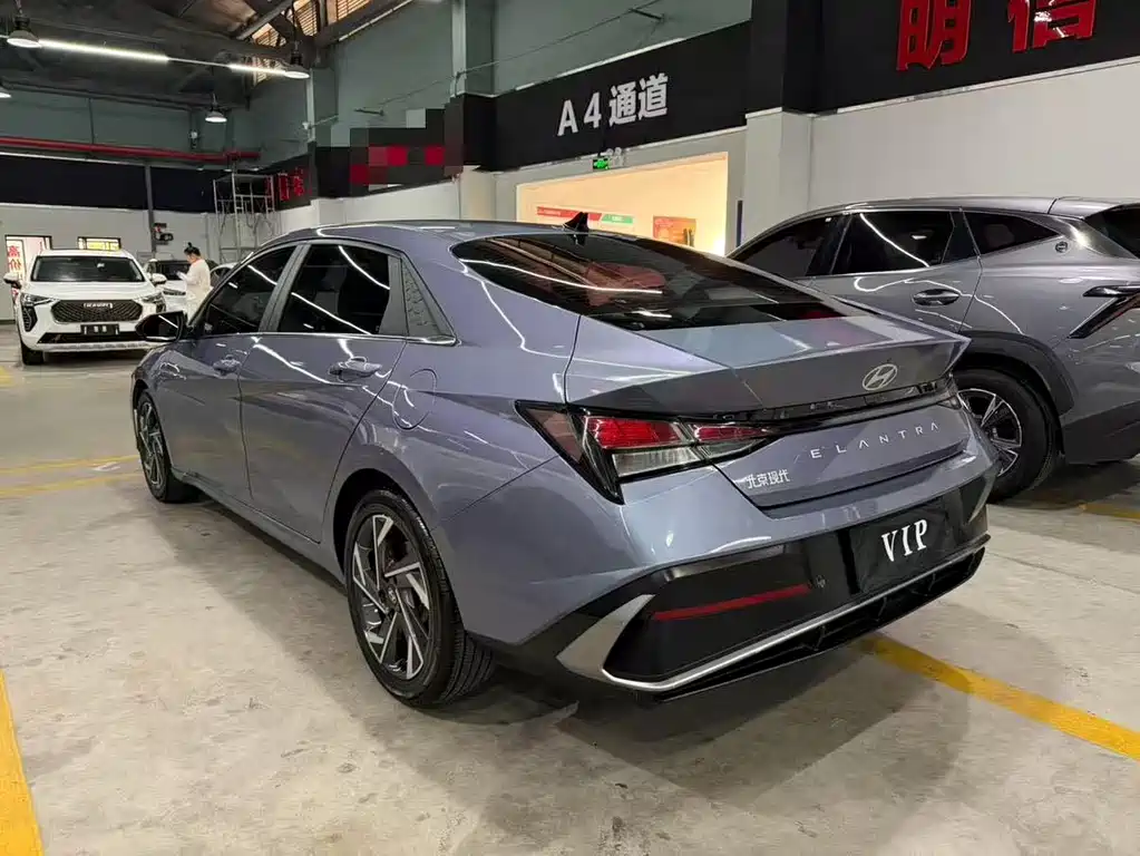 Hyundai Elantra — миниатюра 12