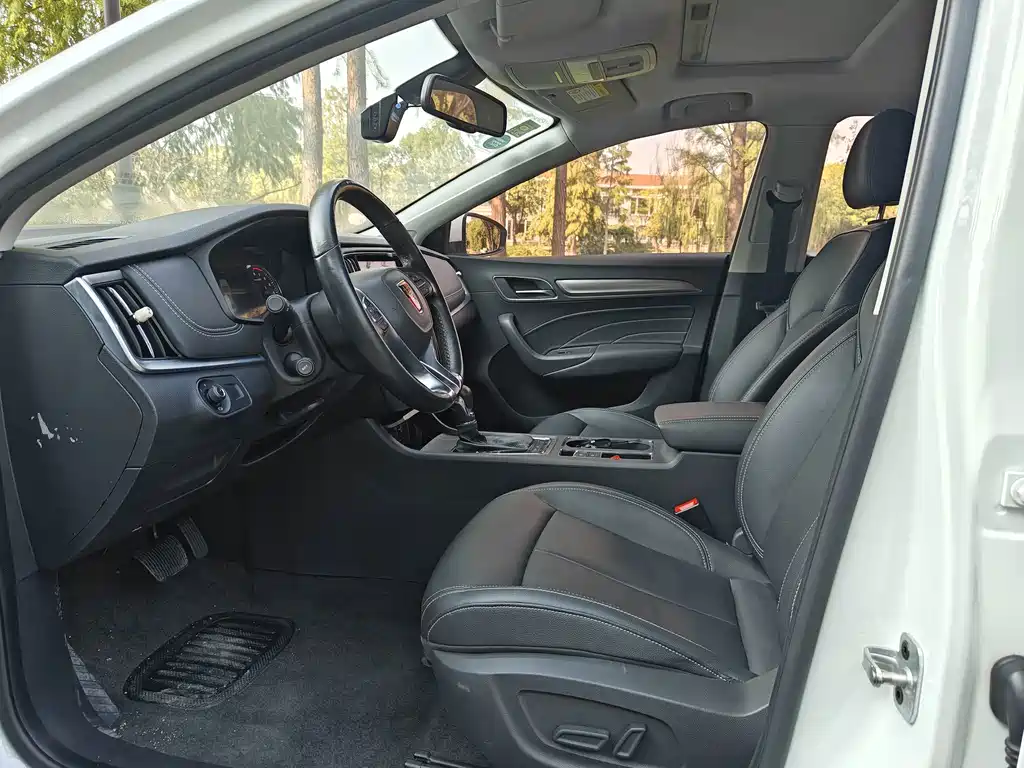 Roewe i6 Classic — миниатюра 8