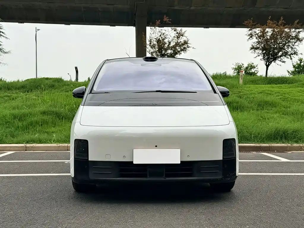 Li Auto Li MEGA — миниатюра 2