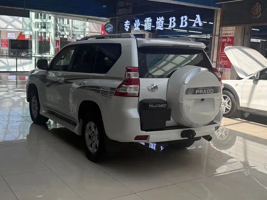 TOYOTA PRADO