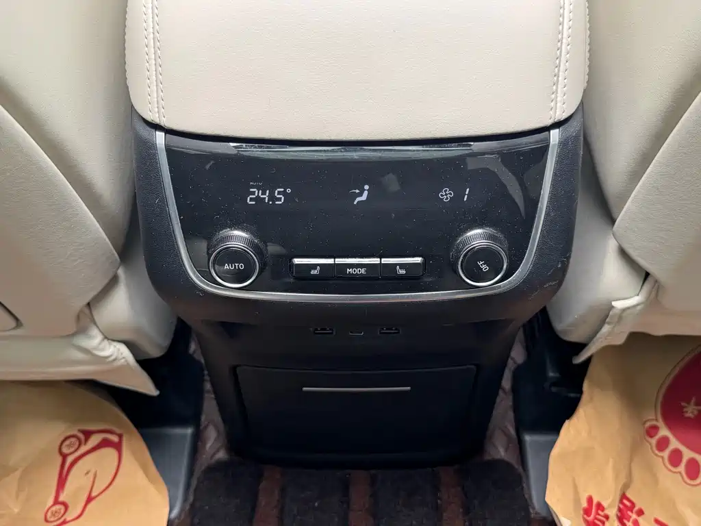 Li Auto Li ONE — миниатюра 18