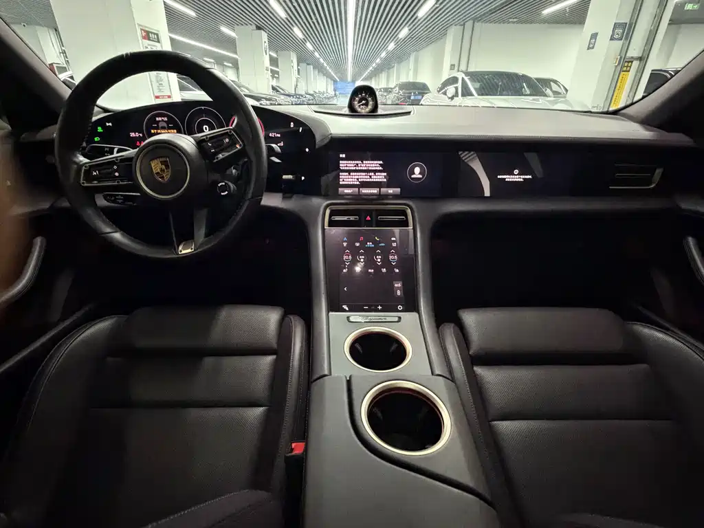 Porsche Taycan — миниатюра 9