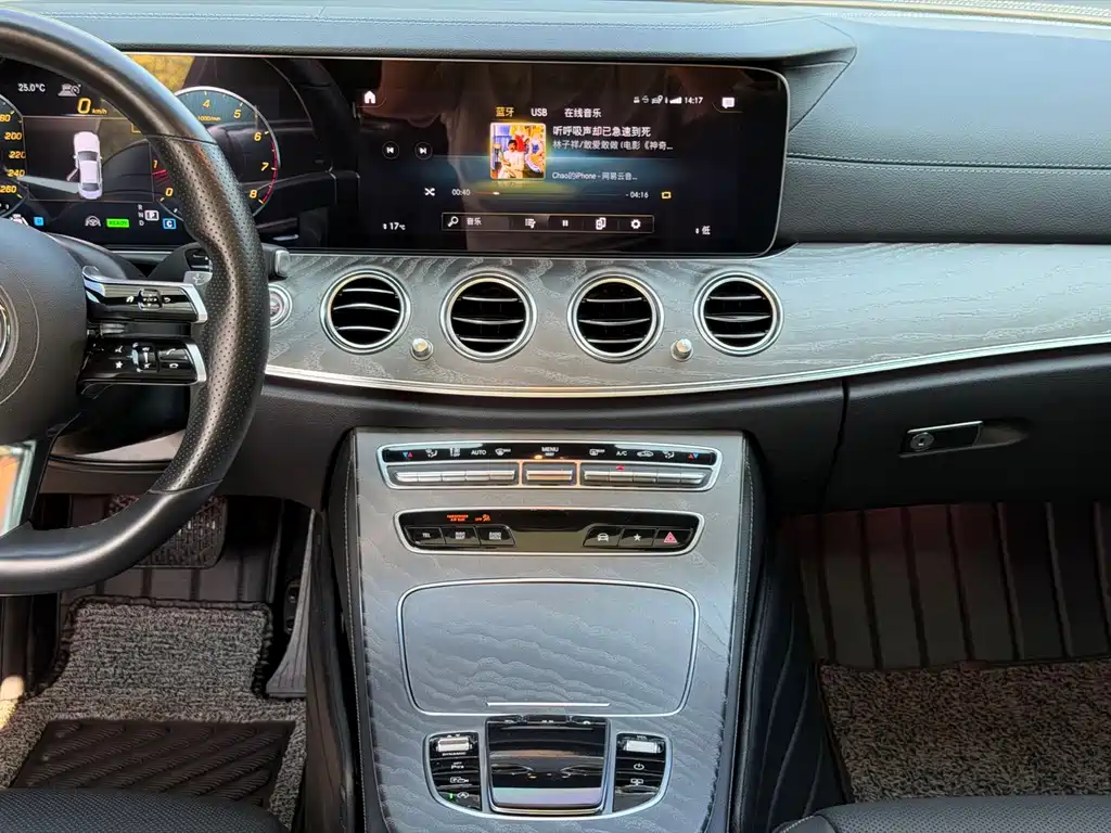 MERCEDES-BENZ E CLASS