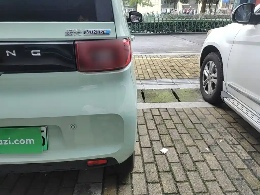 Wuling MINIEV — миниатюра 8