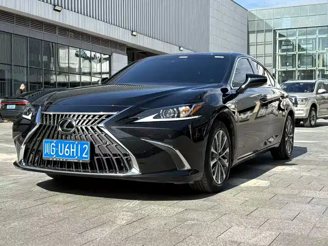 LEXUS  ES 2024
