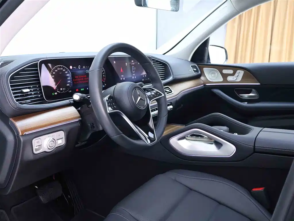 Mercedes-Benz GLE New Energy — миниатюра 11