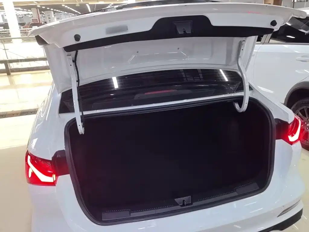 Roewe i5 — миниатюра 19