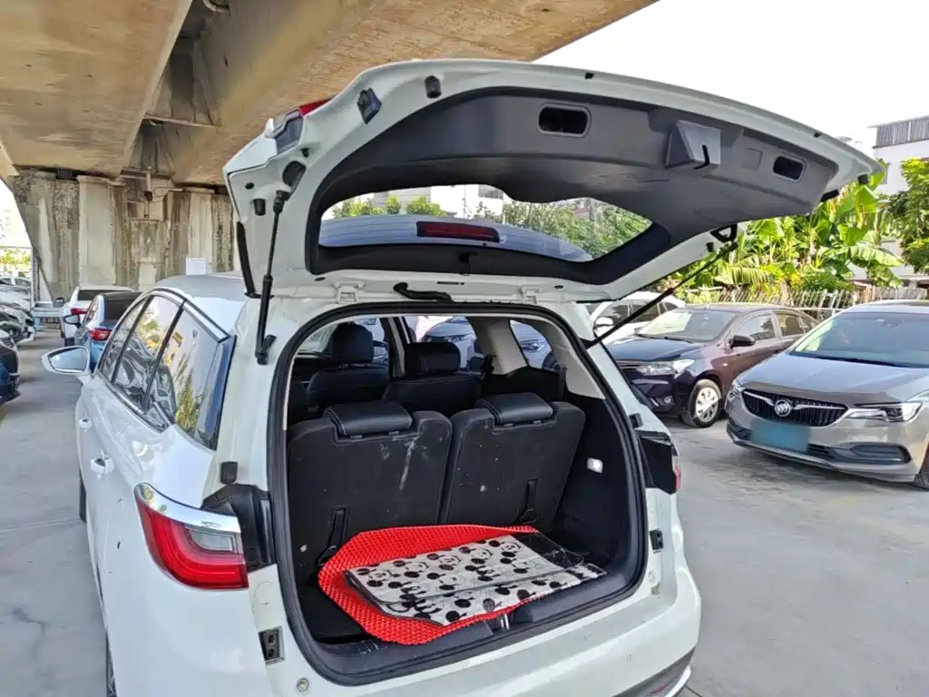 BYD MAX — миниатюра 19