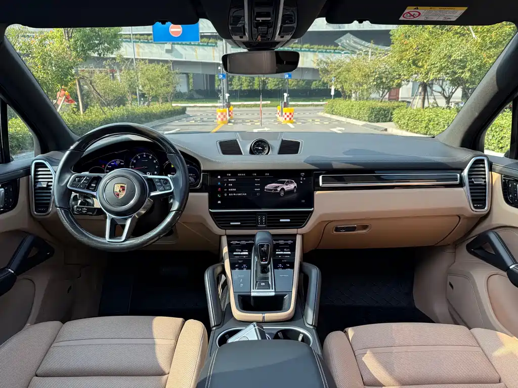 Porsche Cayenne — миниатюра 13