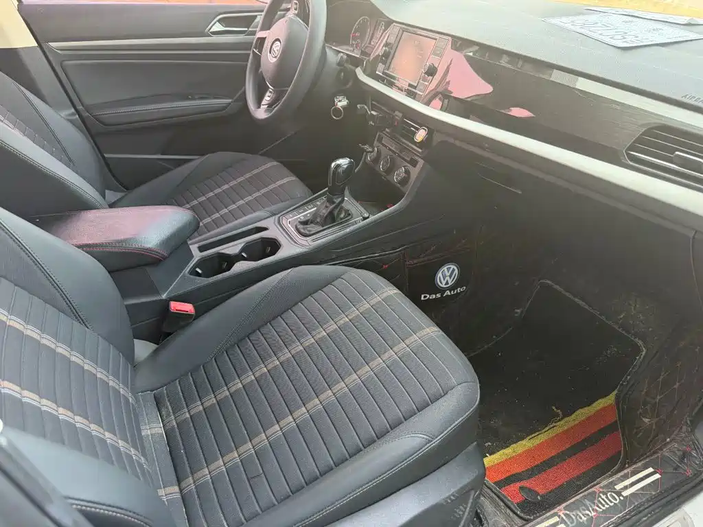 Volkswagen Lavida — миниатюра 5