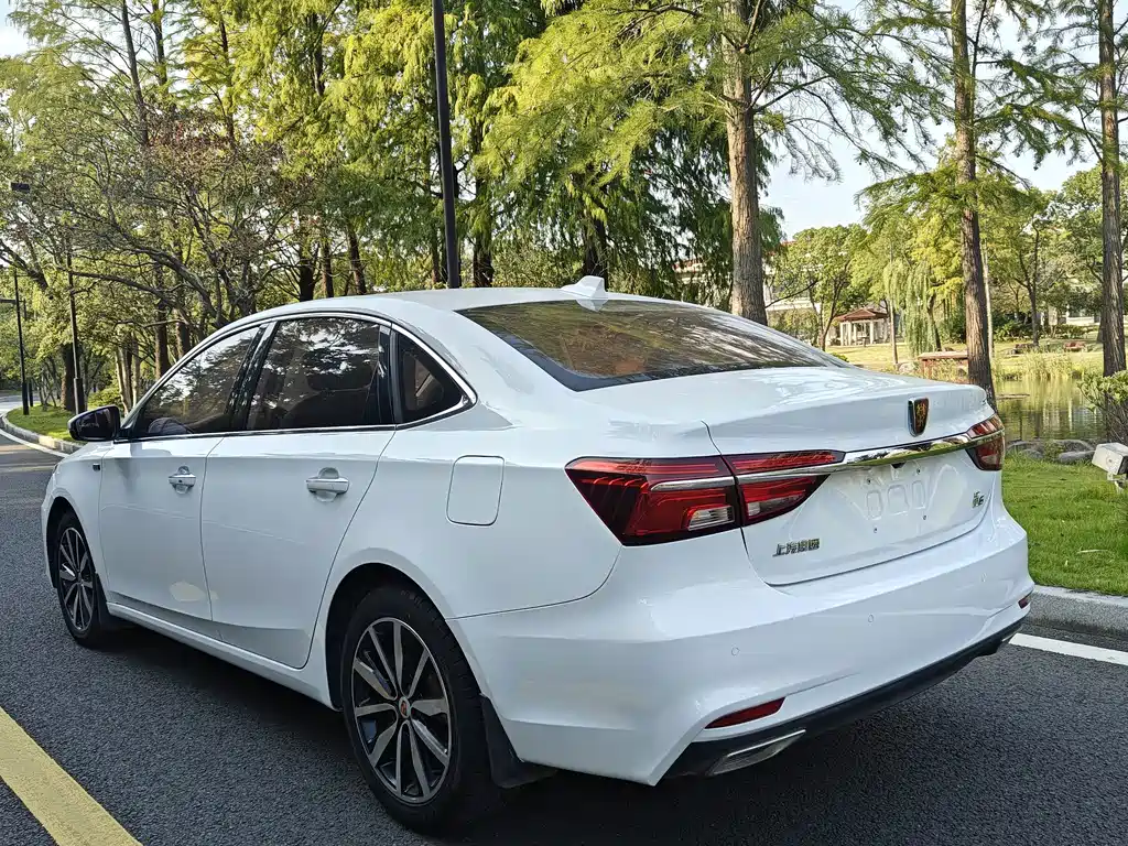 Roewe i6 Classic — миниатюра 5