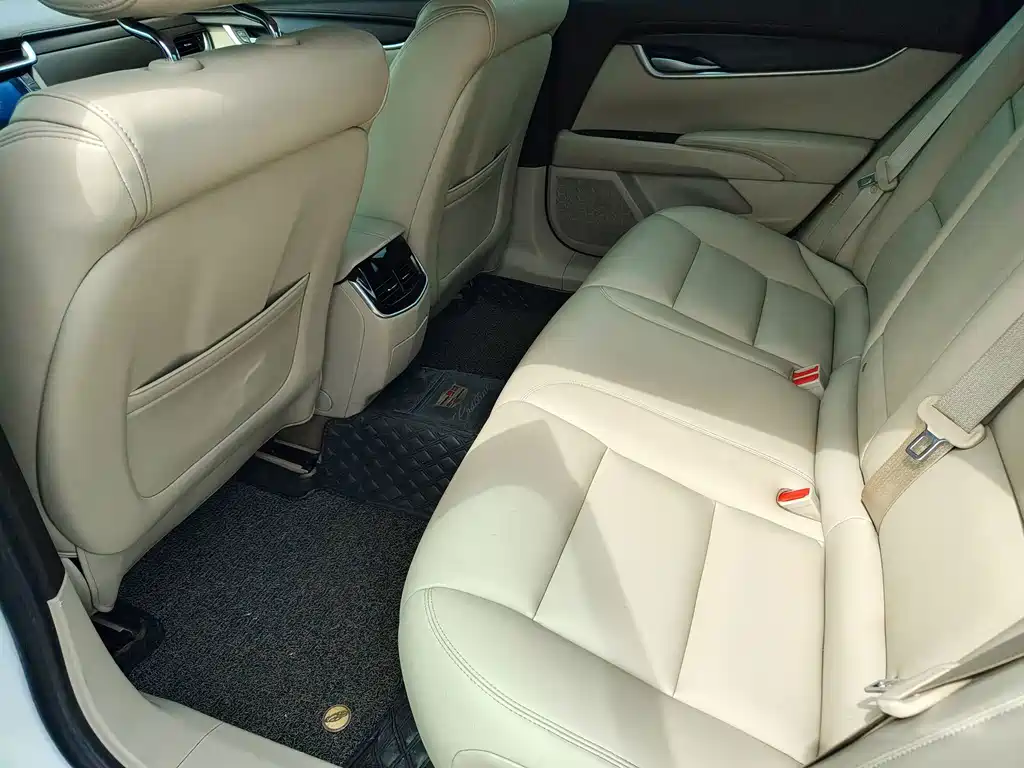 Cadillac XTS — миниатюра 6