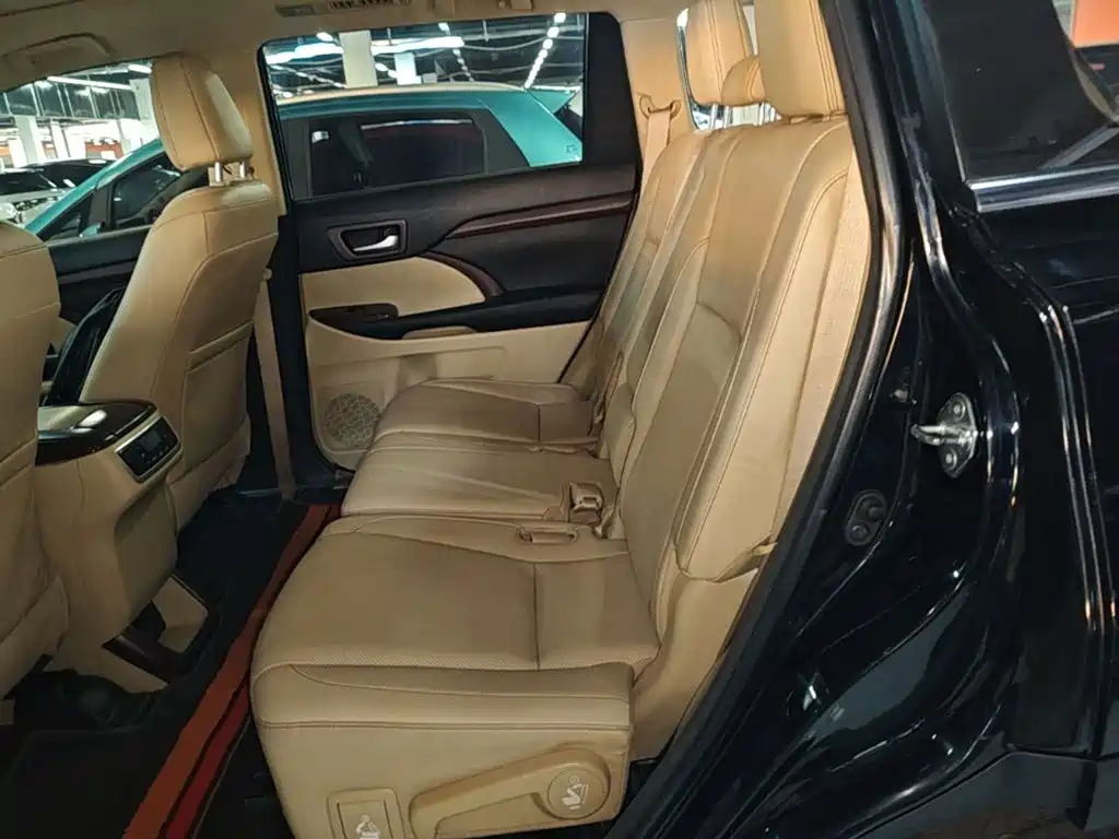 Toyota Highlander — миниатюра 17