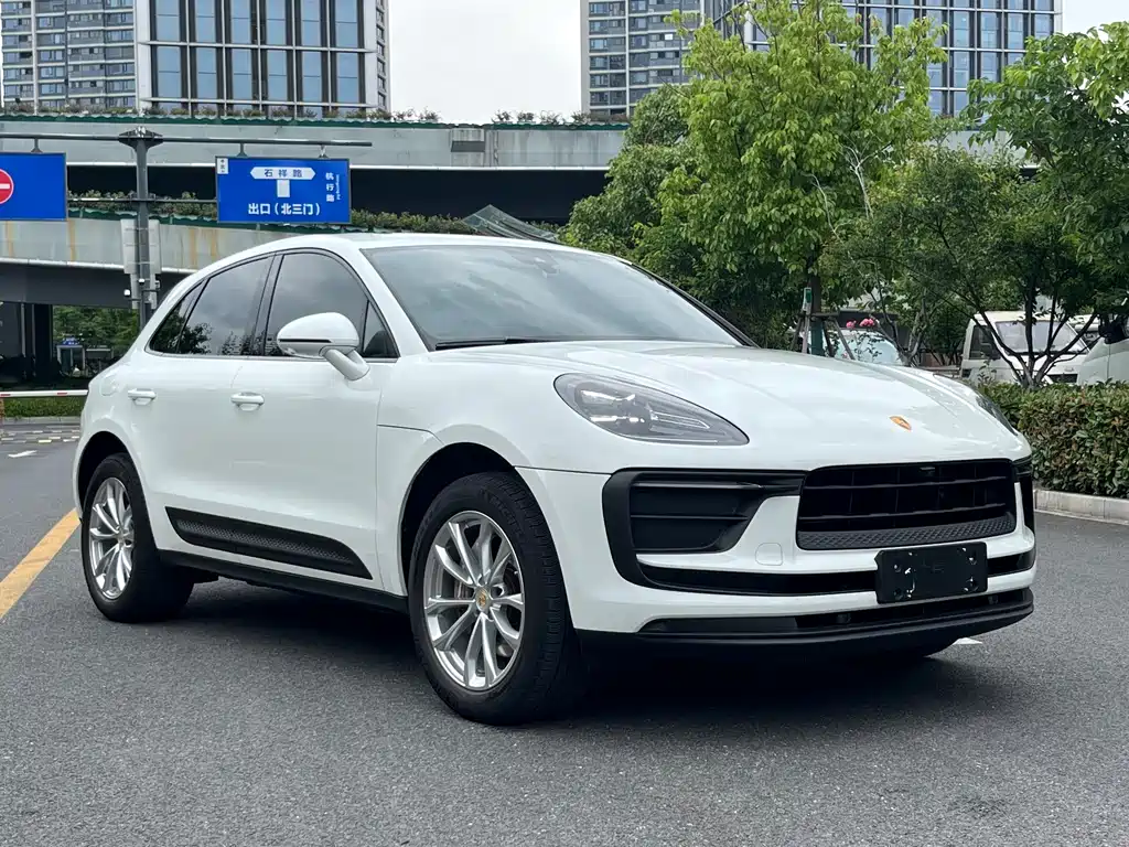 Porsche Macan — миниатюра 3