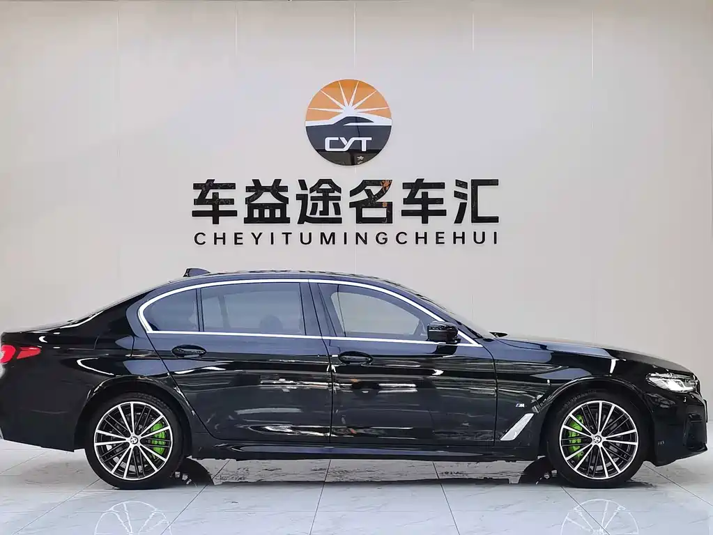 BMW 5 Series — миниатюра 7