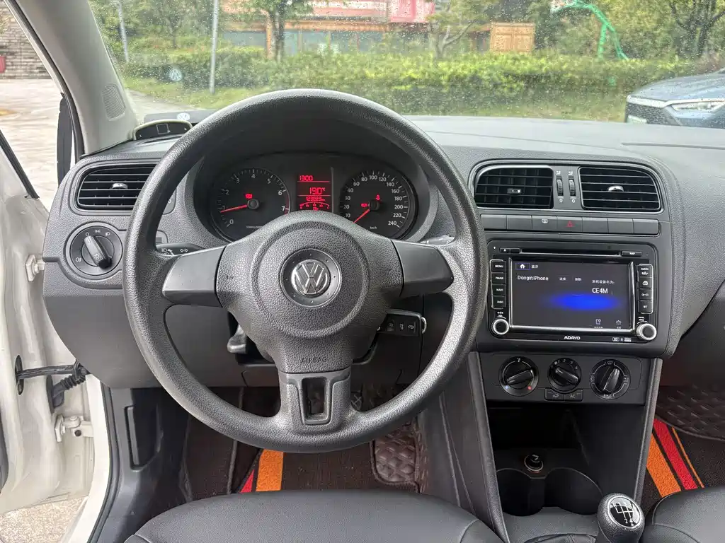 Volkswagen Polo — миниатюра 11