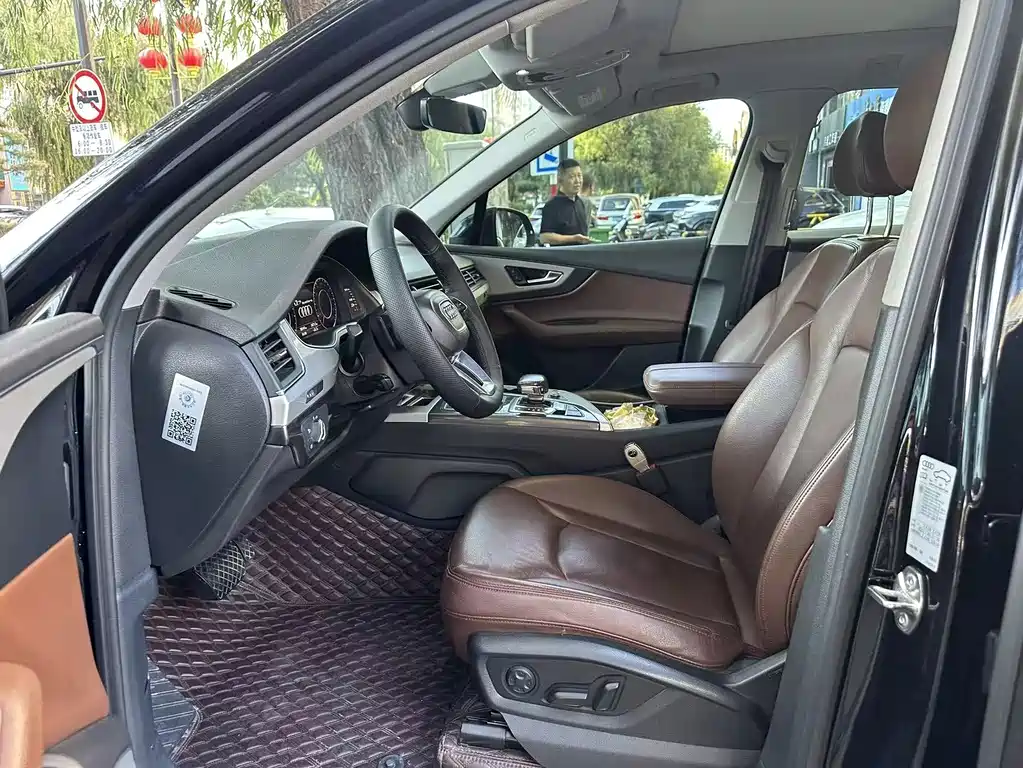 Audi Q7 — миниатюра 6