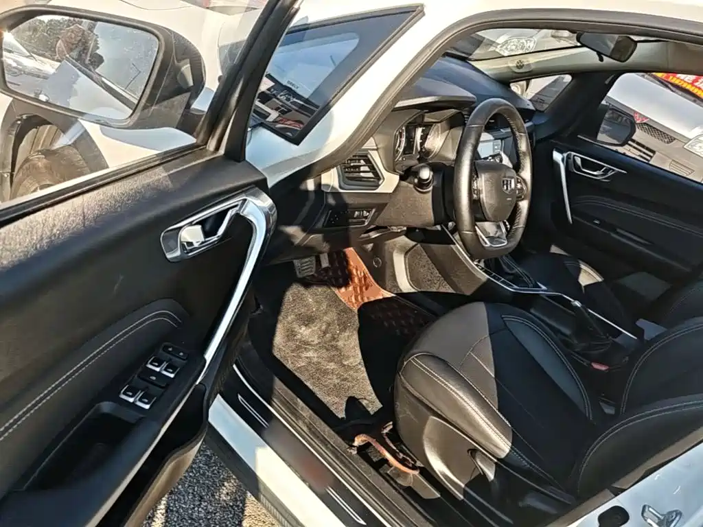 Geely Vision X3 — миниатюра 16