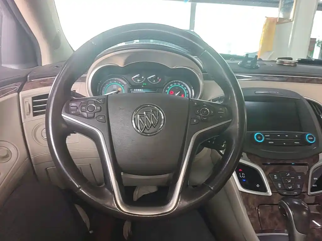 Buick LaCrosse — миниатюра 11