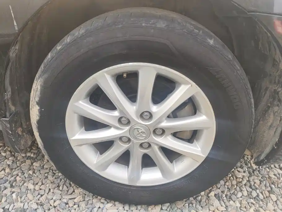 Toyota Camry — миниатюра 6