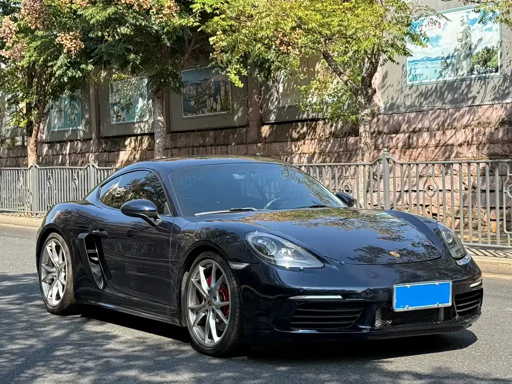 PORSCHE 718