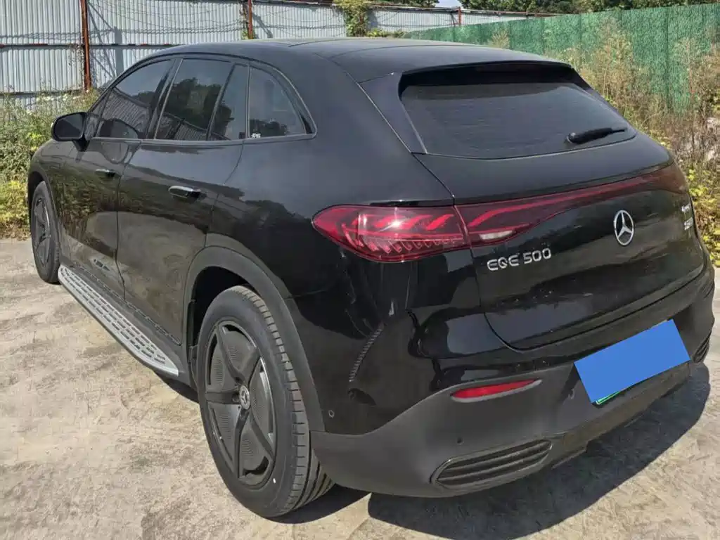 Mercedes-Benz EQE SUV — миниатюра 6