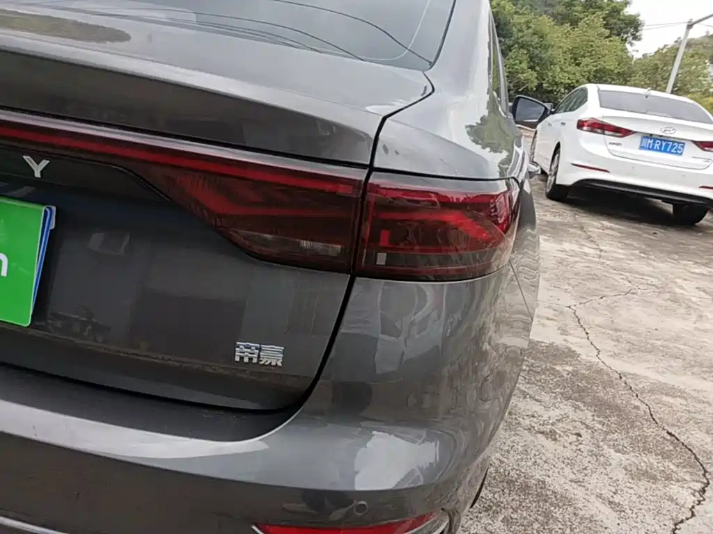 Geely Emgrand — миниатюра 8