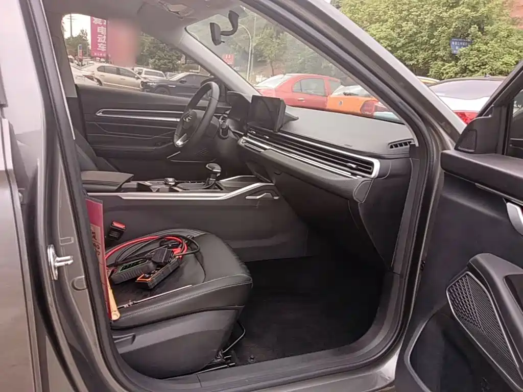 Geely Emgrand — миниатюра 25