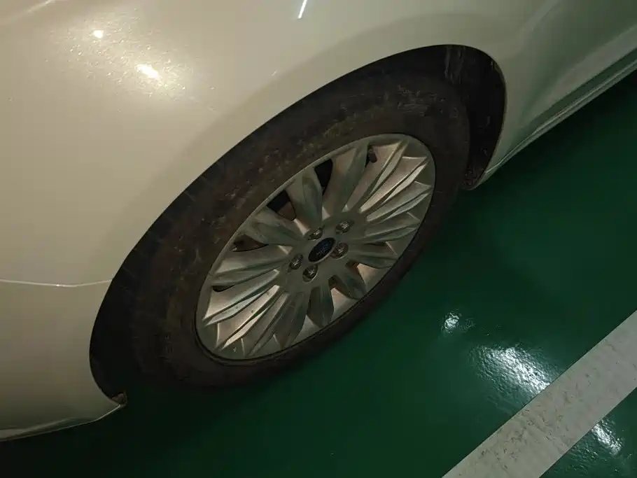 Ford Mondeo — миниатюра 6