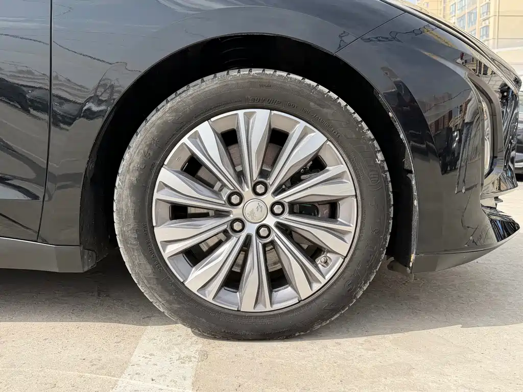 Hongqi Hongqi E-QM5 — миниатюра 18