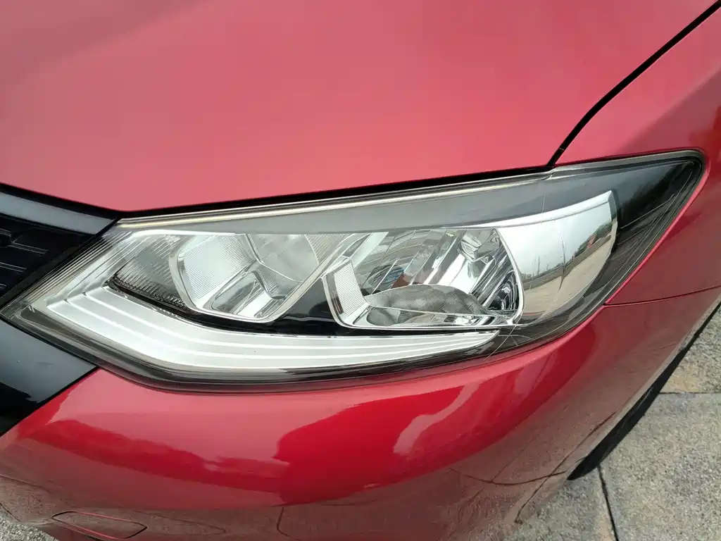 Nissan Tiida — миниатюра 15