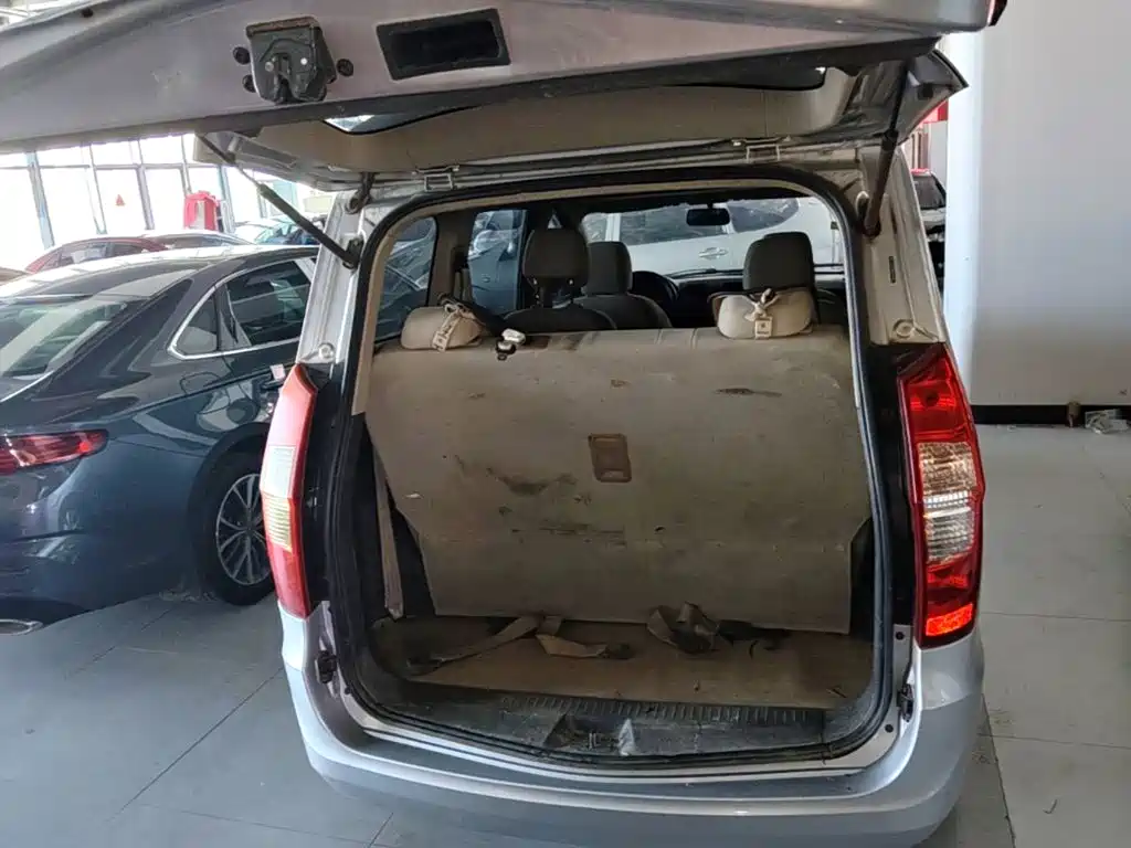 Wuling Hongguang — миниатюра 19