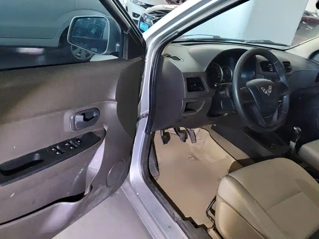 Wuling Hongguang — миниатюра 16