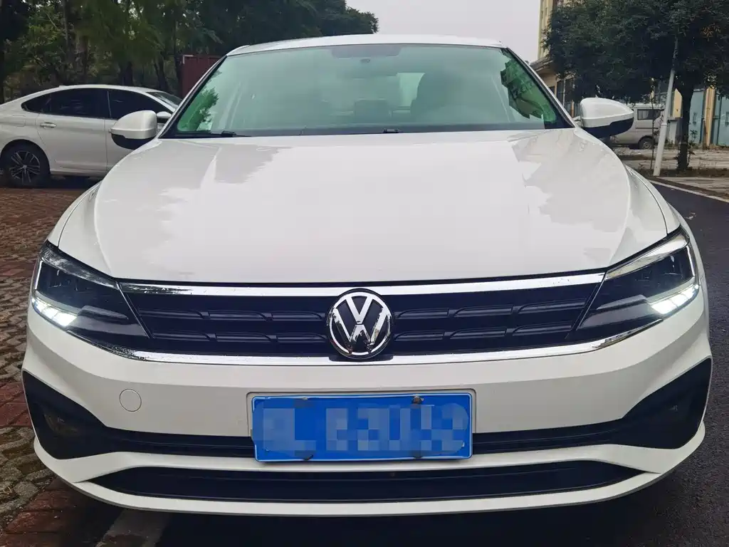VOLKSWAGEN LINGDU