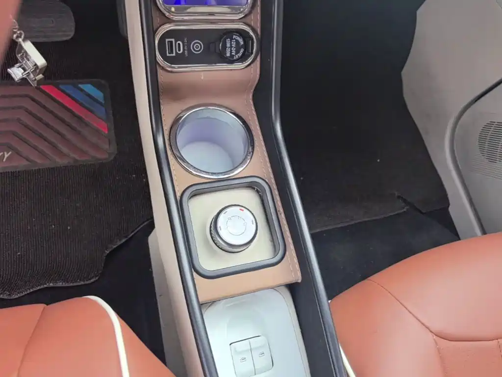 Wuling MINIEV — миниатюра 13