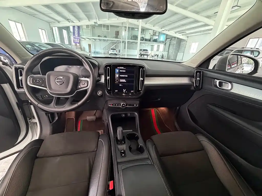 Volvo XC40 — миниатюра 9