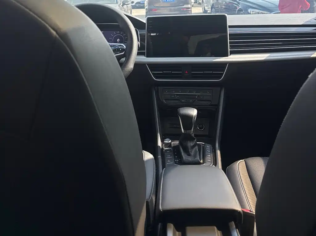 VOLKSWAGEN TIGUAN L NEW ENERGY