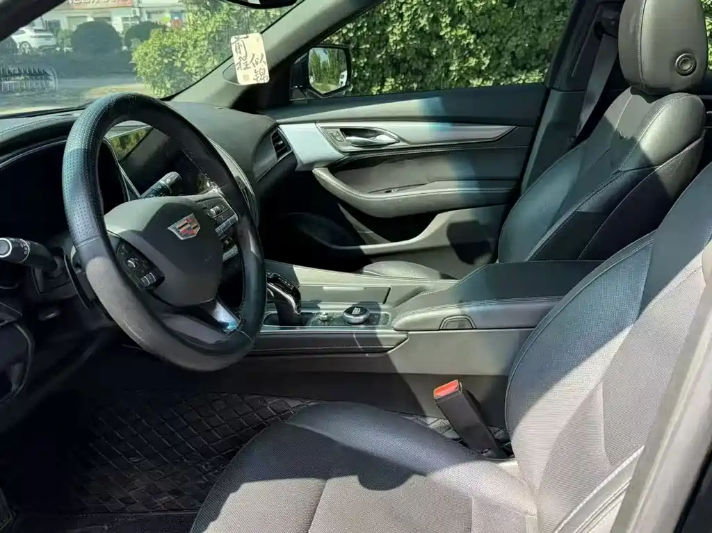 Cadillac CT5 — миниатюра 2